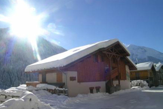 Le chalet sous la neige